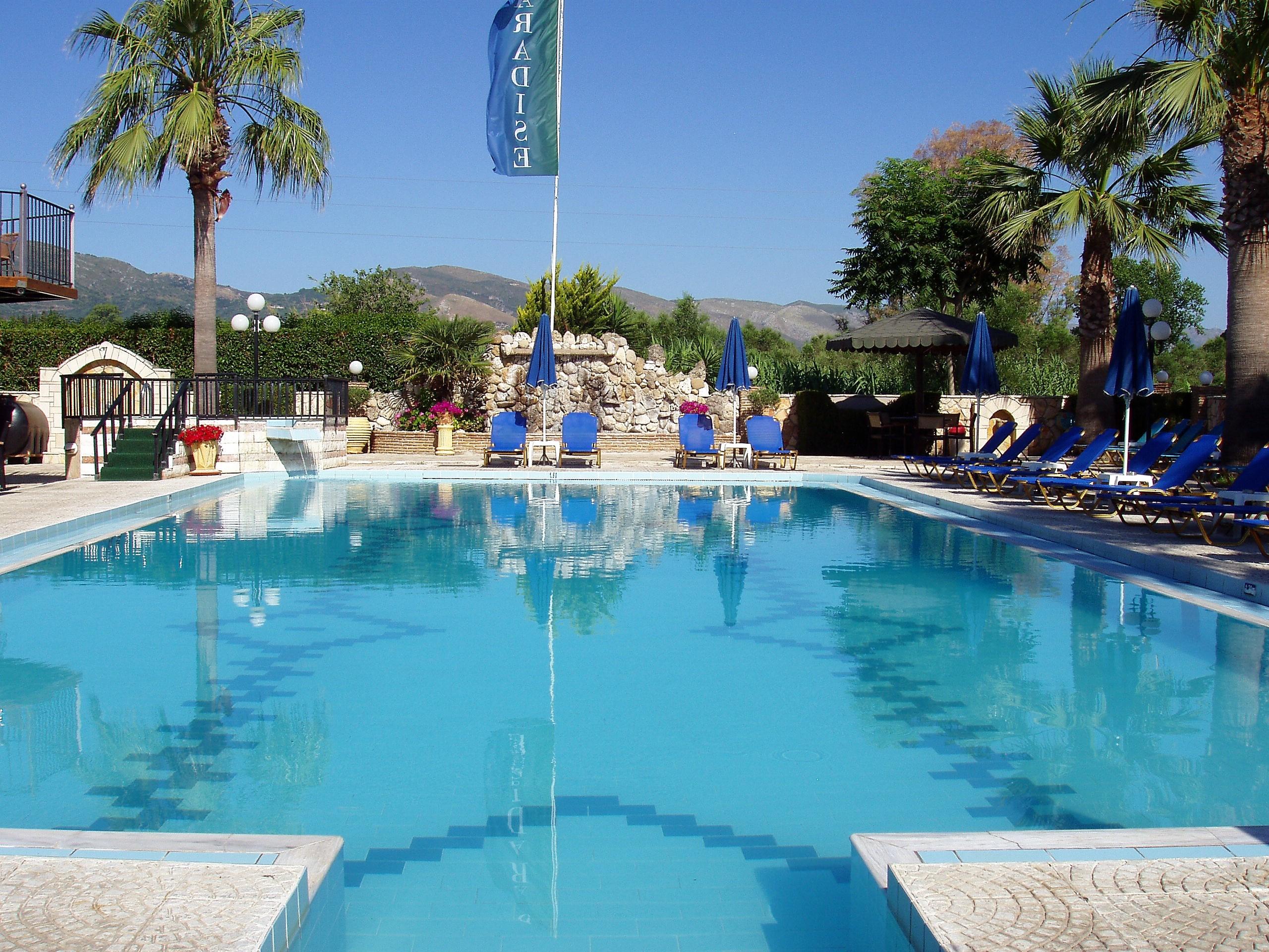 Ξενοδοχείο με διαμερίσματα Paradise 3*